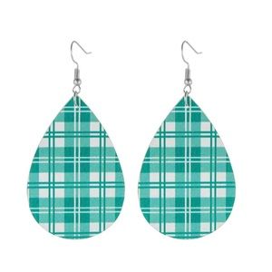 NWOT Green white Christmas pattern teardrop hook earrings